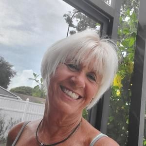 Meet your Posher, Debbie